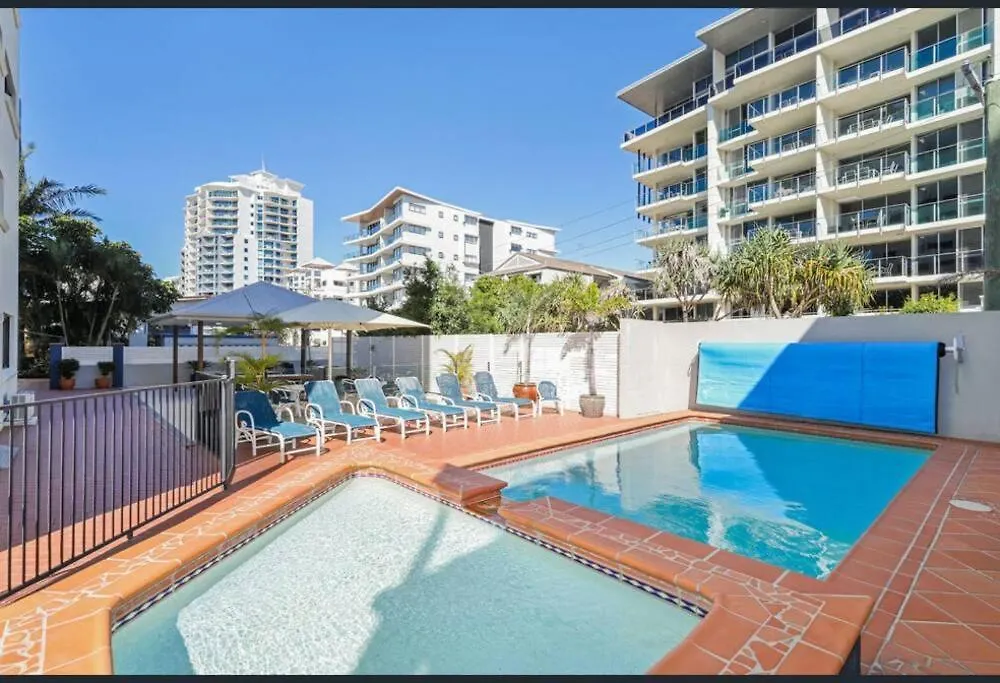 2 Bed Unit On Mooloolaba Esplanade 50 M From Beach Apartment